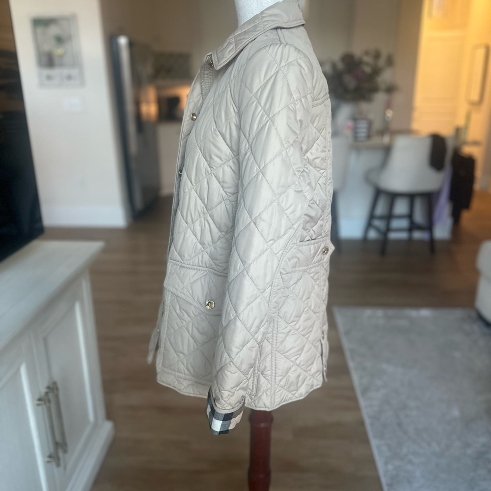 Burberry Beige Quilted Puffer Jacket - Picture 5 of 7